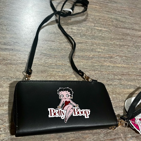 NWT Betty Boop3 ways to wear wallet- wristlet-crossbody bag - Picture 2 of 16